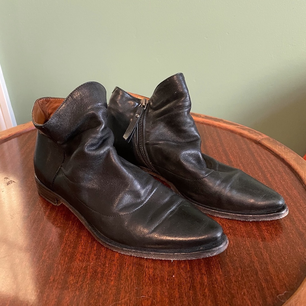 Elia Maurizi Black Leather ankle Boots